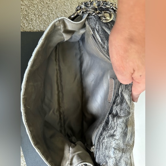 [SOLD] Chanel Vinyl Quilted Jumbo Melrose Degrade Flap Bag - Picture 2 of 16